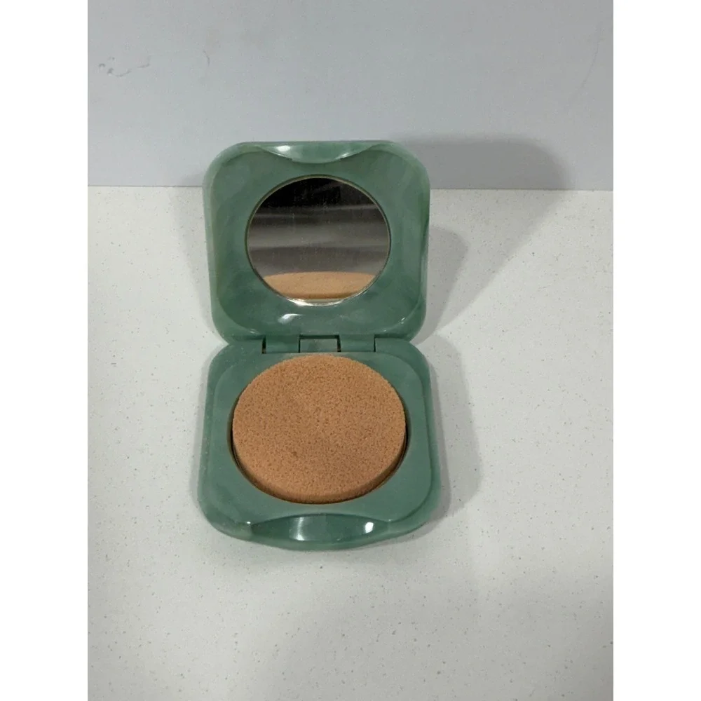 Clinique Soft Finish Pressed Powder‎ Soft Vanilla Vintage Green Marble Compact